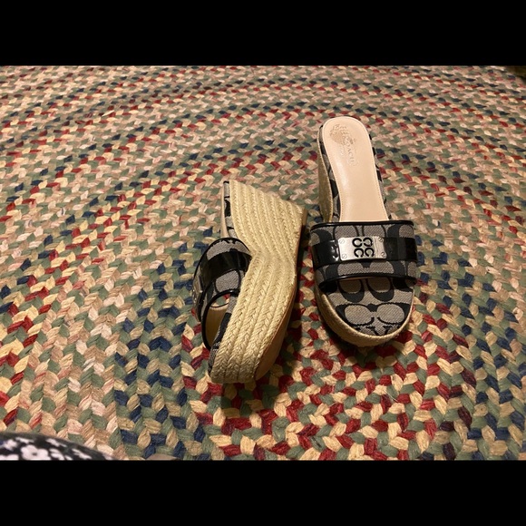 Wedge - Picture 2 of 3